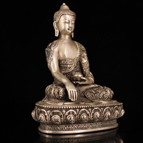Chinese antique handmade Tibetan silver gilt silver Buddha statue inlaid with precious stones in Qing Dynasty